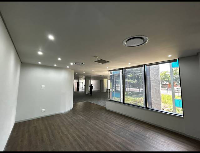 412M² OFFICE TO LET IN BRYANSTON